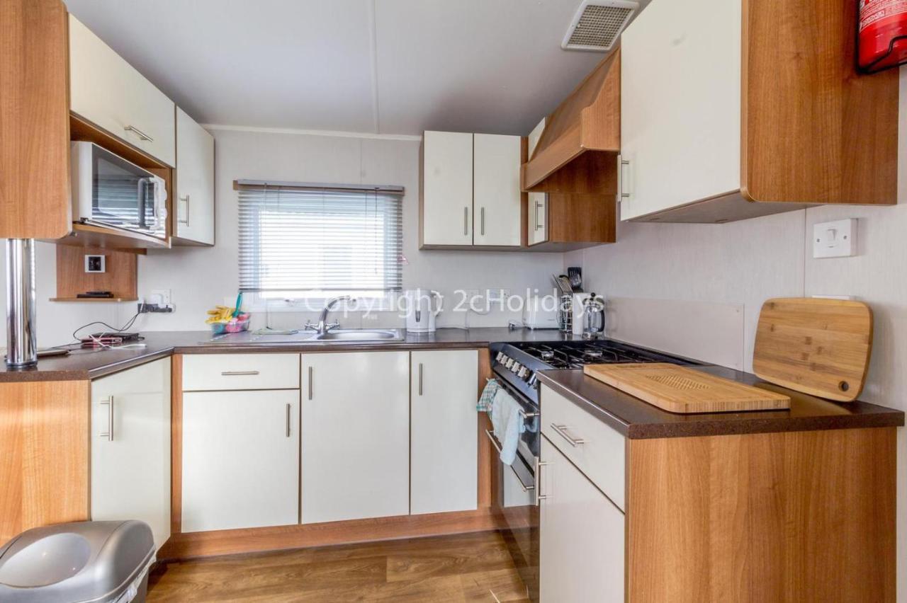 Hotel 617 Seawick Jaywick Sands Esterno foto