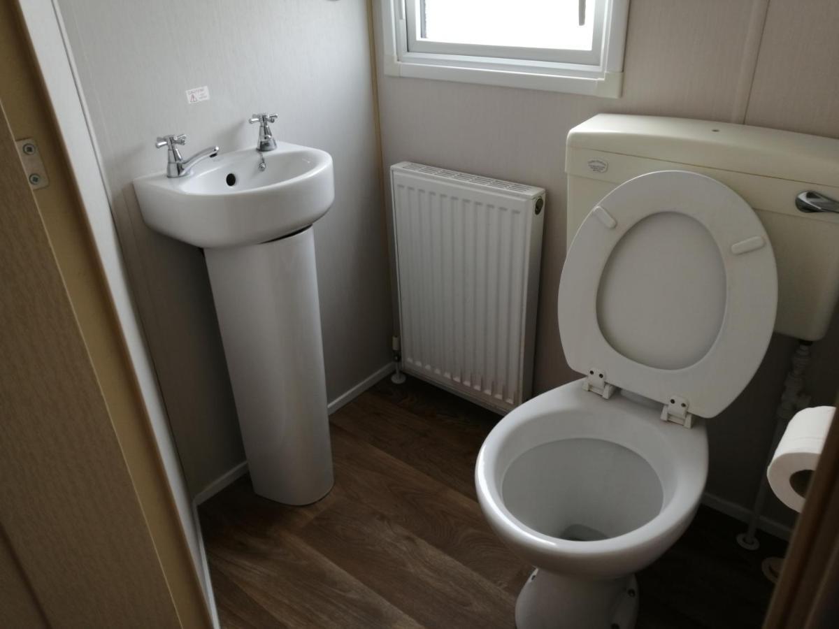 Hotel 617 Seawick Jaywick Sands Esterno foto