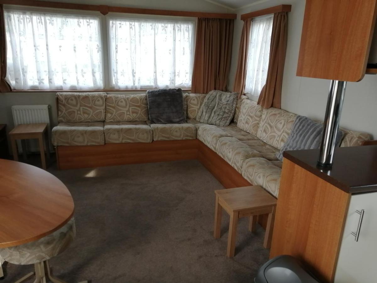 Hotel 617 Seawick Jaywick Sands Esterno foto