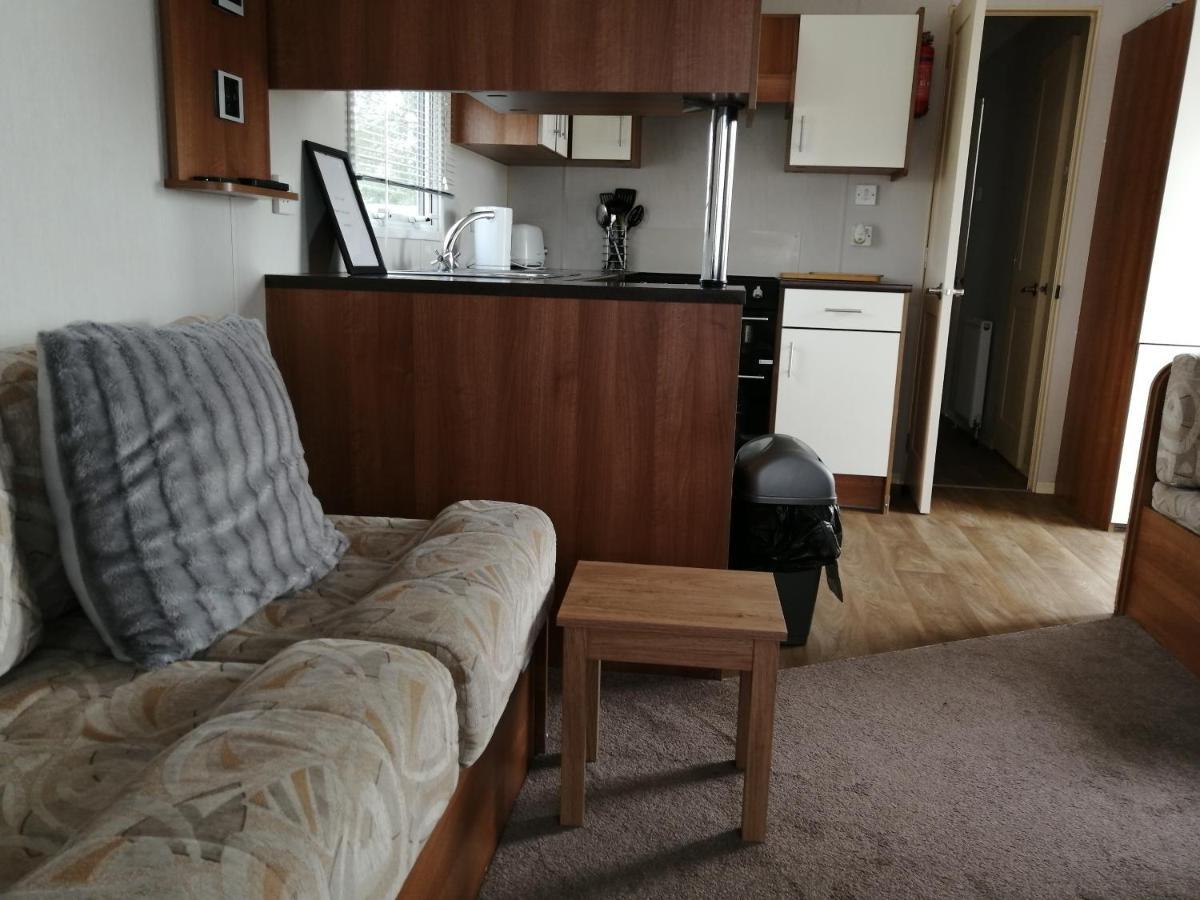 Hotel 617 Seawick Jaywick Sands Esterno foto