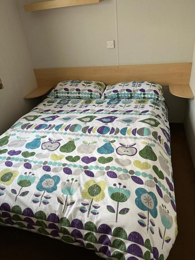 Hotel 617 Seawick Jaywick Sands Esterno foto